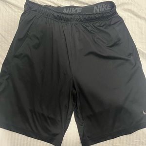 NIKE dry fit shorts M